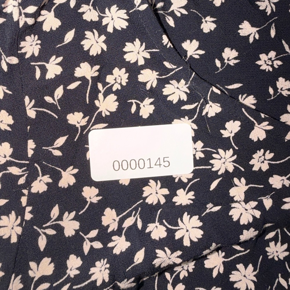 American Eagle Womens Small Black Floral Long Sleeve V-Neck Elastic Hem Blouse - Picture 9 of 9